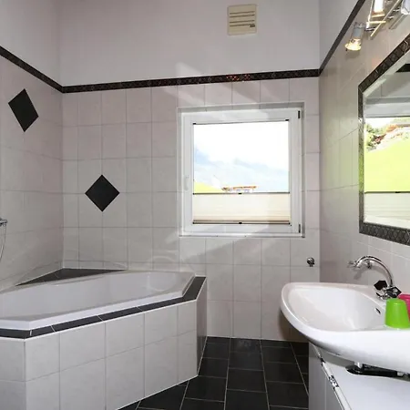 Holiday Flat Sabina, Hippach Im Zillertal *